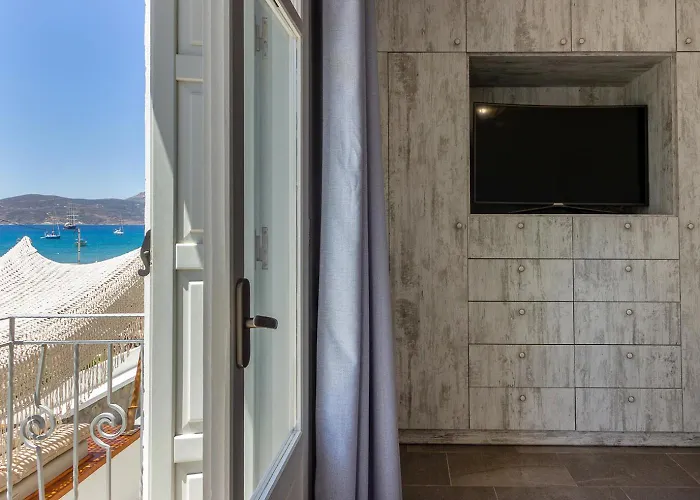 Ble Oneiro Villa Crystal