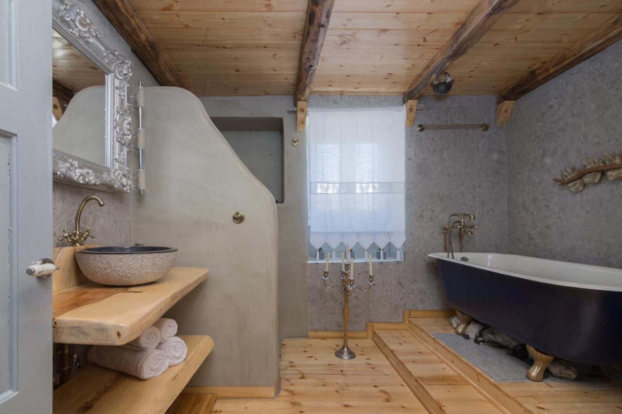 Villa Ble Oneiro Crystal