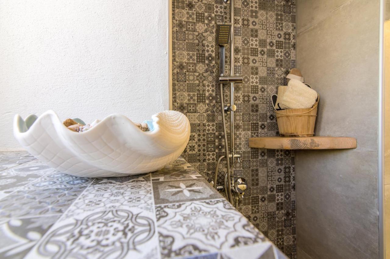 Villa Ble Oneiro Crystal