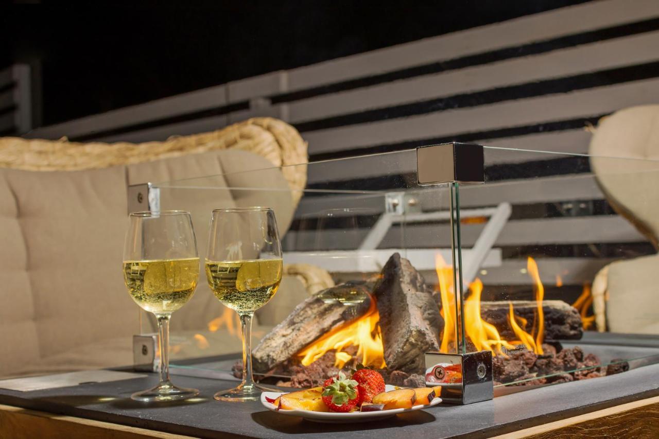 Villa Ble Oneiro Crystal