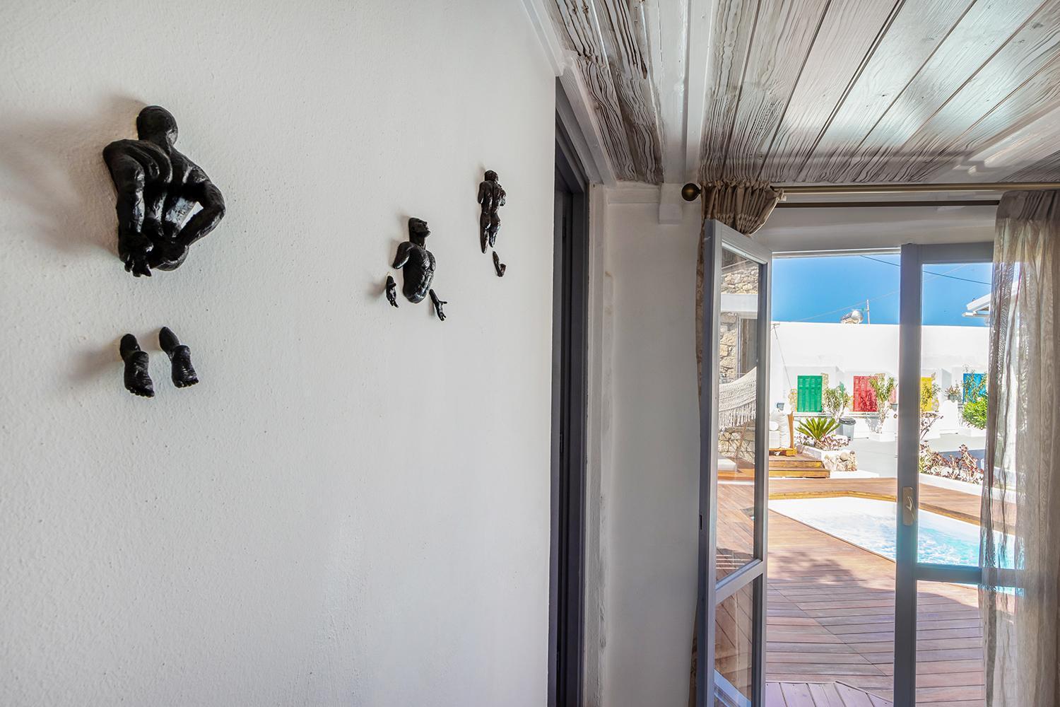 Villa Ble Oneiro Crystal