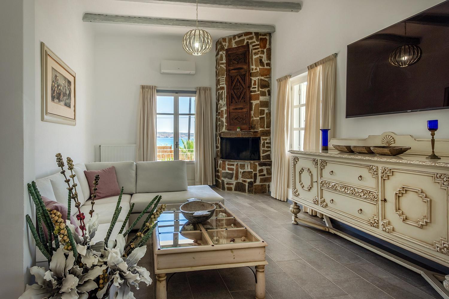 Villa Ble Oneiro Crystal Adamantas (Milos)
